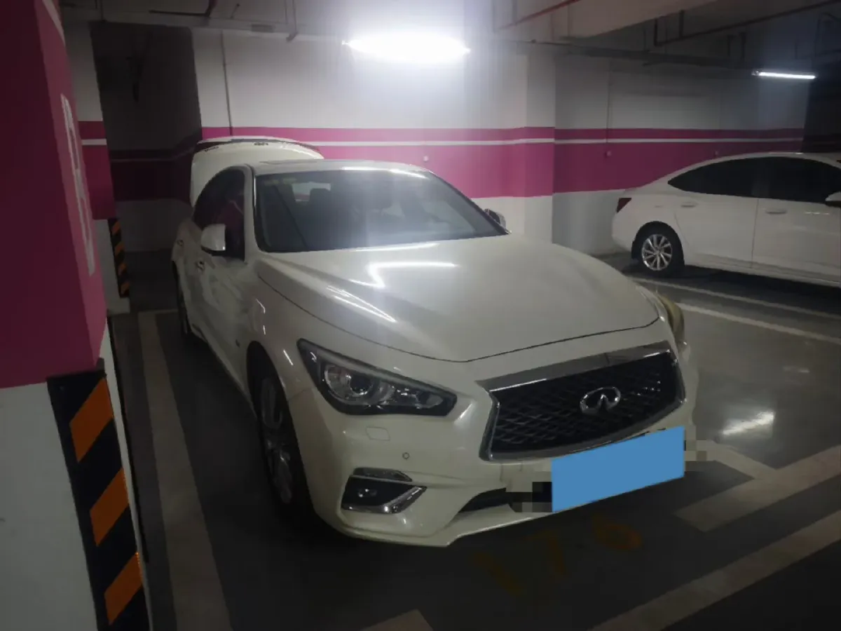 2018 Jeep Grand Commander 2.0T 265HP L4 9AT,autocango,china used car exporter,china ev exporter,chinese used car exporter,chinese used ev exporter