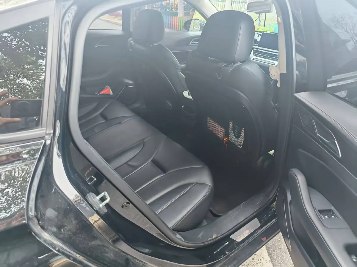 2022 HongQi H5 1.8T 197HP L4 6AT,autocango,china used car exporter,china ev exporter,chinese used car exporter,chinese used ev exporter