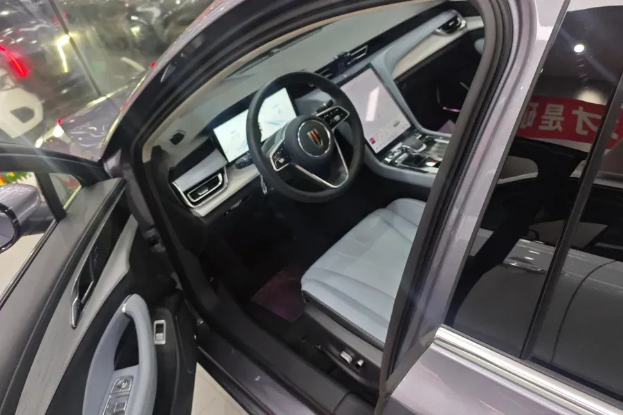 2025 HongQi H5 1.5T 150HP L4 1DHT PHEV,autocango,china used car exporter,china ev exporter,chinese used car exporter,chinese used ev exporter