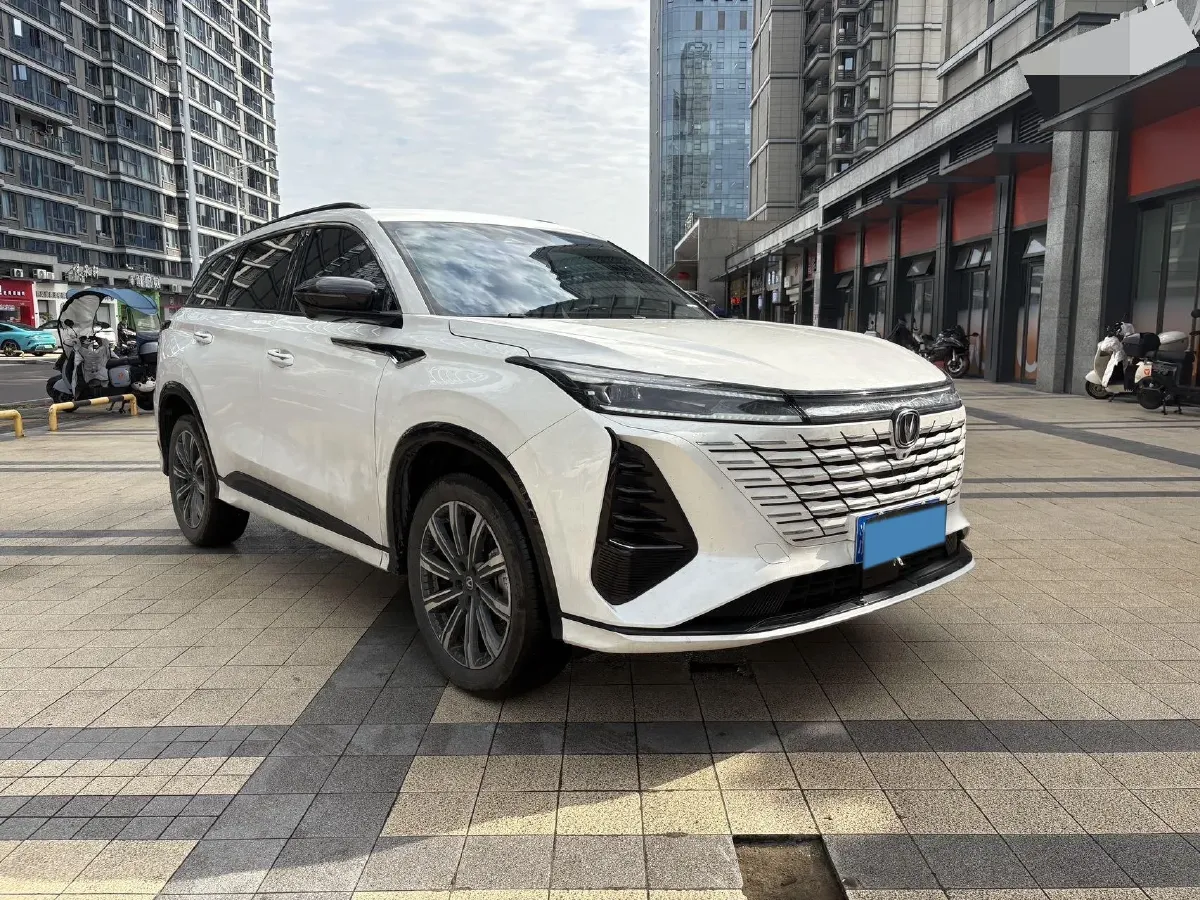 2025 ChangAn CS75 Plus 1.5T 188HP L4 8AT,autocango,china used car exporter,china ev exporter,chinese used car exporter,chinese used ev exporter