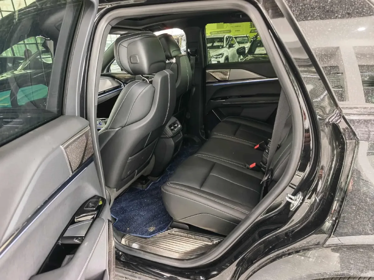 2025 Cadillac XT5 2.0T 237HP L4 9AT,autocango,china used car exporter,china ev exporter,chinese used car exporter,chinese used ev exporter