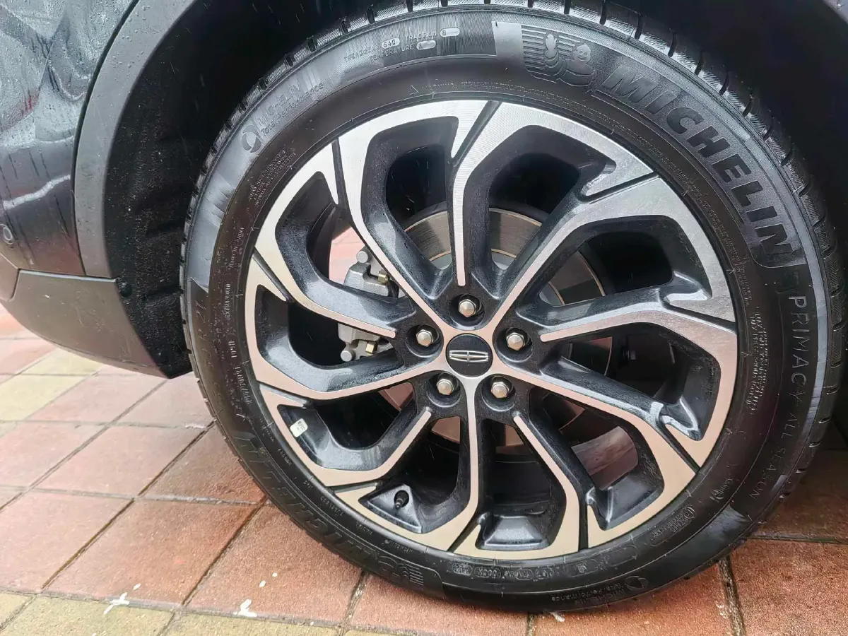 2023 Lincoln Nautilus 2.0T 261HP L4 8AT,autocango,china used car exporter,china ev exporter,chinese used car exporter,chinese used ev exporter