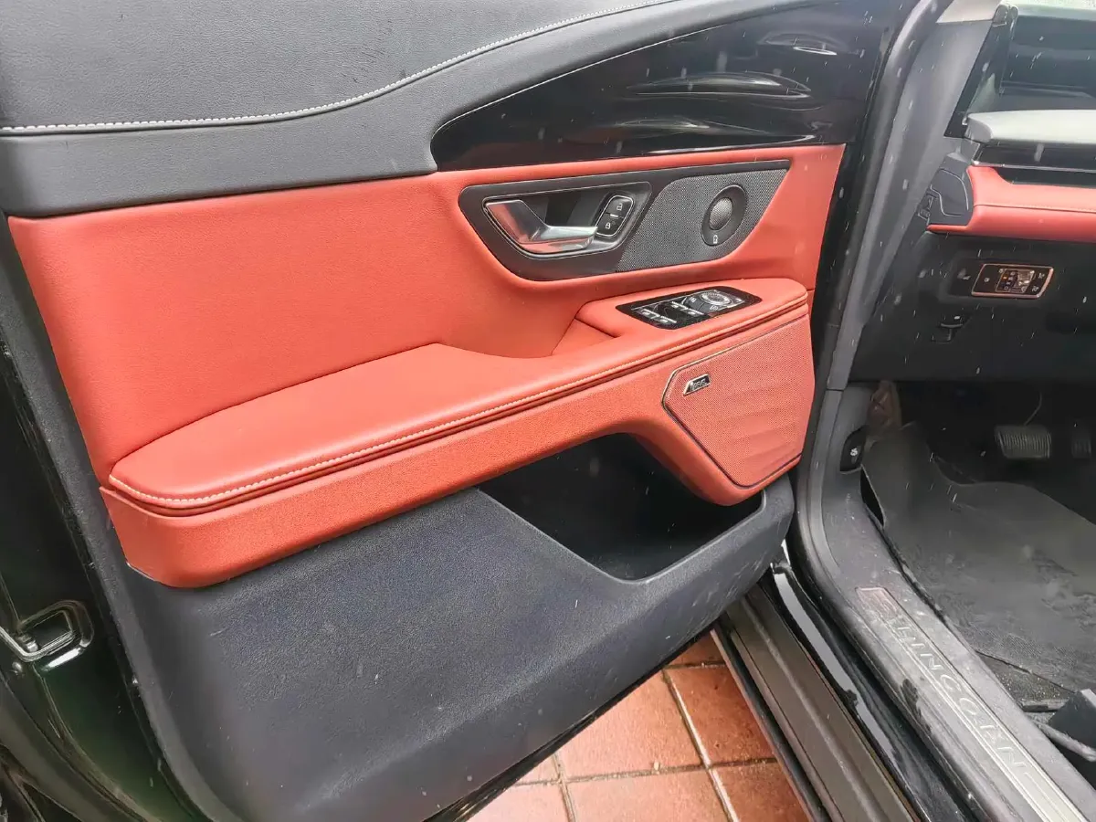 2023 Lincoln Nautilus 2.0T 261HP L4 8AT,autocango,china used car exporter,china ev exporter,chinese used car exporter,chinese used ev exporter