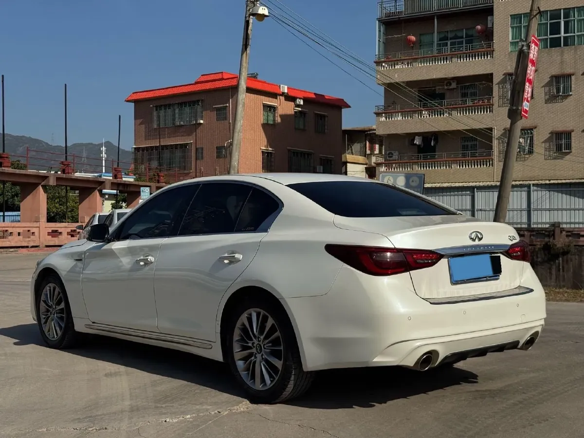 2018 Jeep Grand Commander 2.0T 265HP L4 9AT,autocango,china used car exporter,china ev exporter,chinese used car exporter,chinese used ev exporter