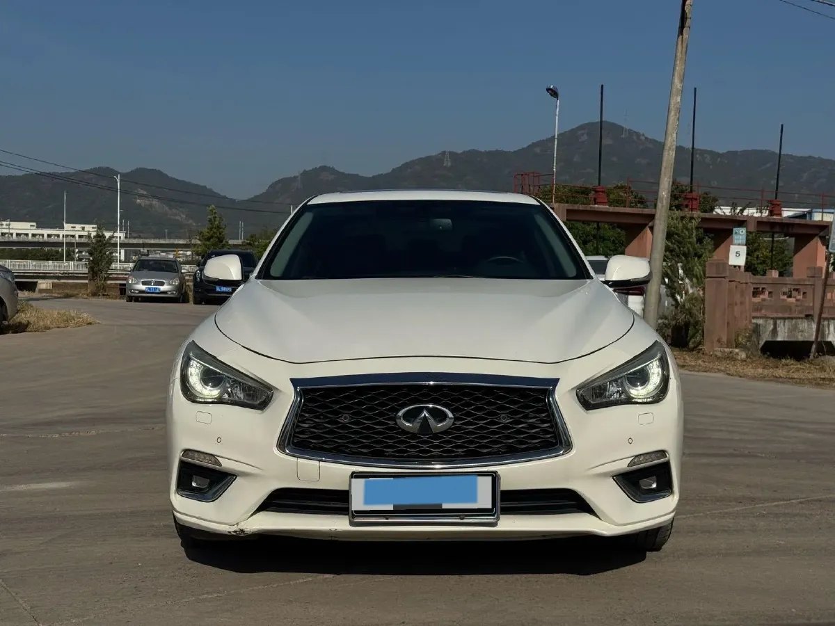 2018 Jeep Grand Commander 2.0T 265HP L4 9AT,autocango,china used car exporter,china ev exporter,chinese used car exporter,chinese used ev exporter