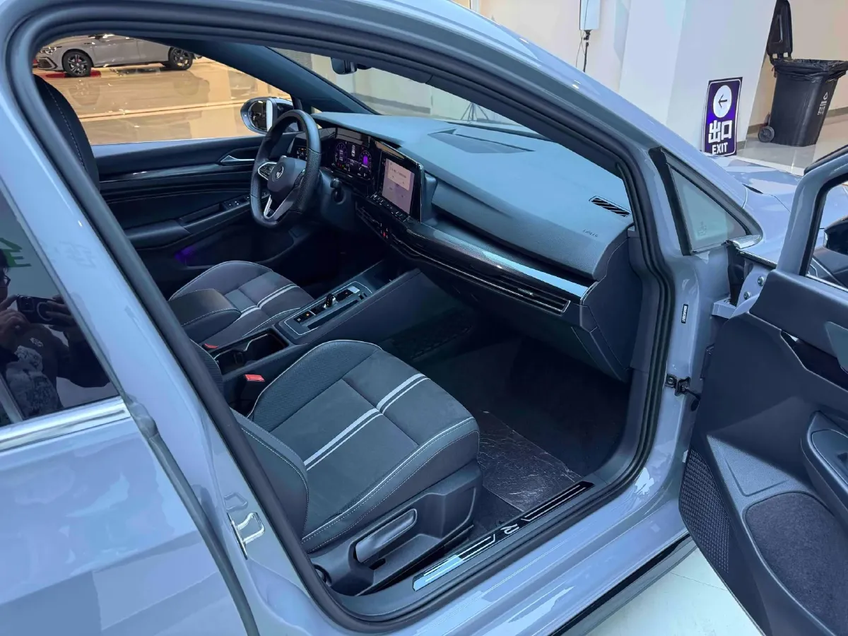 2023 Volkswagen Golf 1.4T 150HP L4 7DCT,autocango,china used car exporter,china ev exporter,chinese used car exporter,chinese used ev exporter