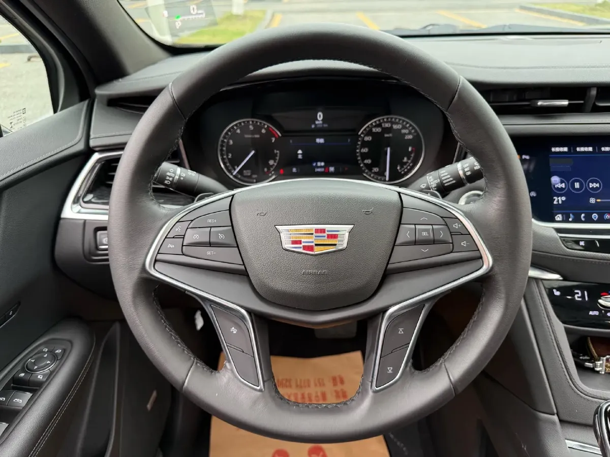 2021 Cadillac XT5 2.0T 237HP L4 9AT,autocango,china used car exporter,china ev exporter,chinese used car exporter,chinese used ev exporter