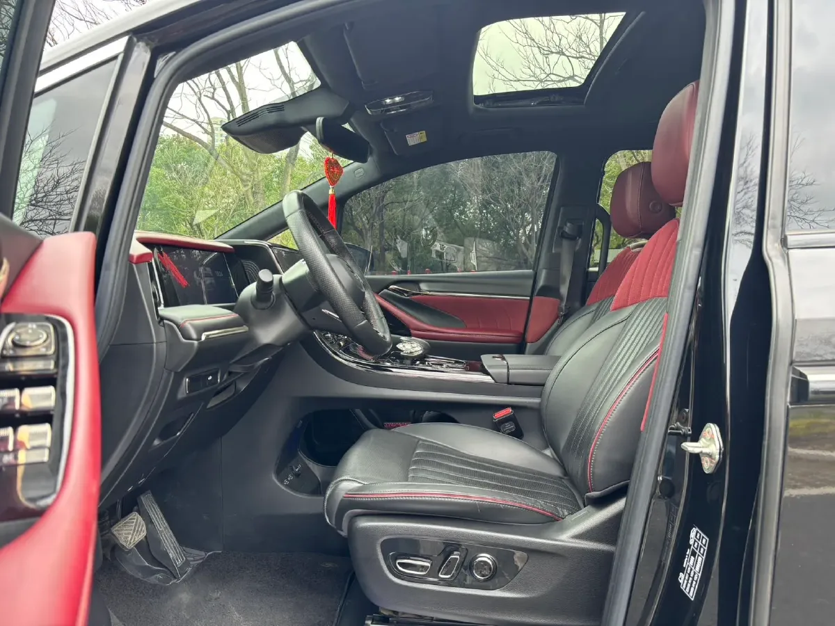 2023 GAC Trumpchi M8 2.0T 252HP L4 8AT,autocango,china used car exporter,china ev exporter,chinese used car exporter,chinese used ev exporter