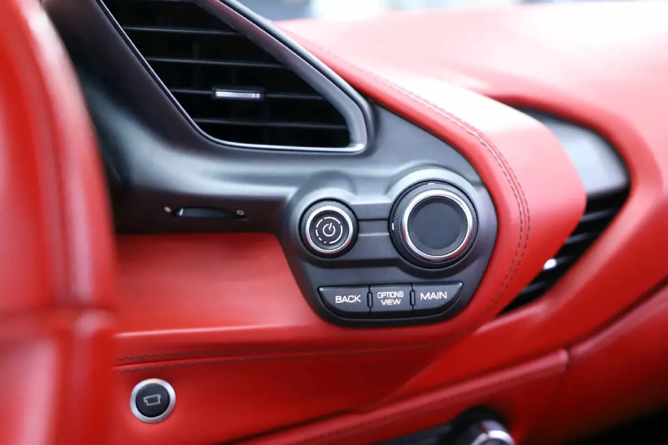 2015 Ferrari 488 3.9T 670HP V8 7DCT,autocango,china used car exporter,china ev exporter,chinese used car exporter,chinese used ev exporter