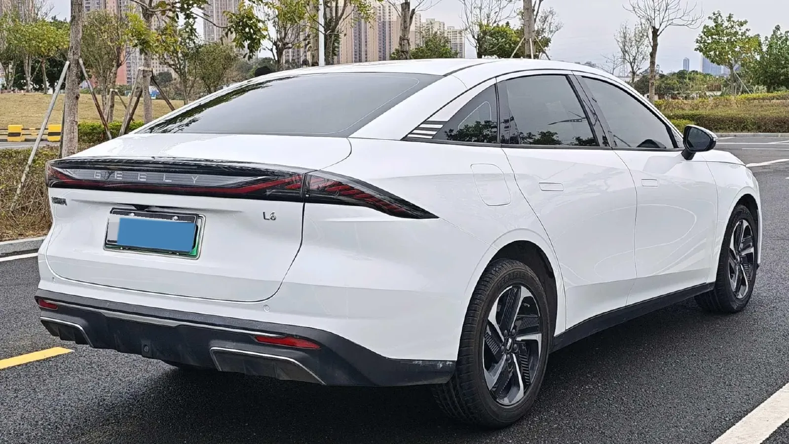 2023 Geely Galaxy L6 1.5T 163HP L4 3DHT PHEV,autocango,china used car exporter,china ev exporter,chinese used car exporter,chinese used ev exporter