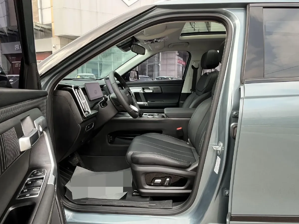 2023 Chery Exploration 06 1.6T 197HP L4 7DCT,autocango,china used car exporter,china ev exporter,chinese used car exporter,chinese used ev exporter