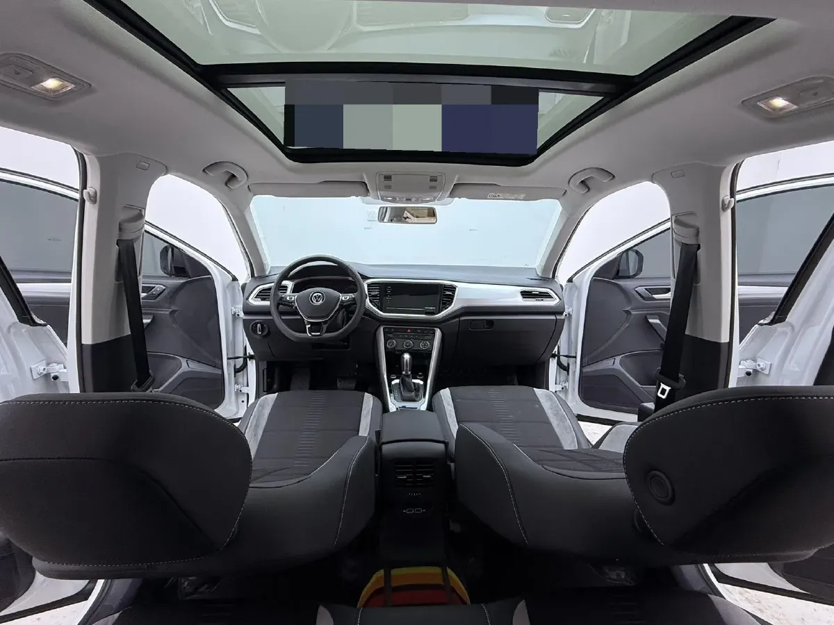 2021 Volkswagen T-Roc 1.4T 150HP L4 7DCT,autocango,china used car exporter,china ev exporter,chinese used car exporter,chinese used ev exporter