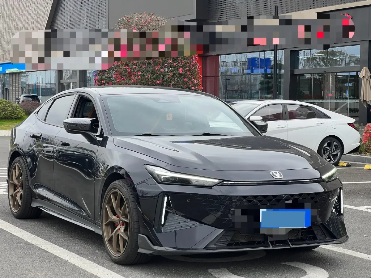 2024 ChangAn UNI-V 1.5T 188HP L4 7DCT,autocango,china used car exporter,china ev exporter,chinese used car exporter,chinese used ev exporter