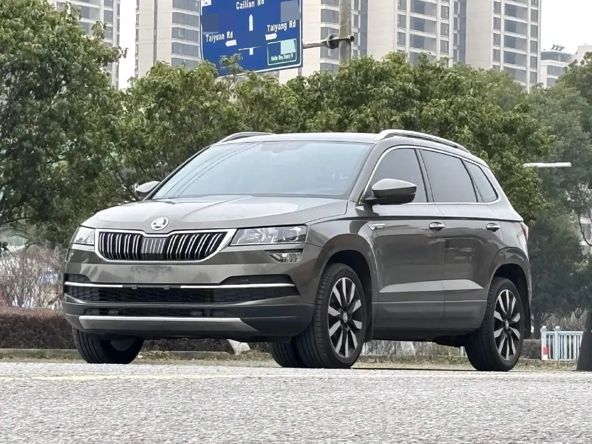 2020 Skoda Karoq 1.4T 150HP L4 7DCT,autocango,china used car exporter,china ev exporter,chinese used car exporter,chinese used ev exporter