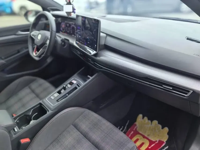 2025 Volkswagen GolfGTI 2.0T 220HP L4 7DCT,autocango,china used car exporter,china ev exporter,chinese used car exporter,chinese used ev exporter