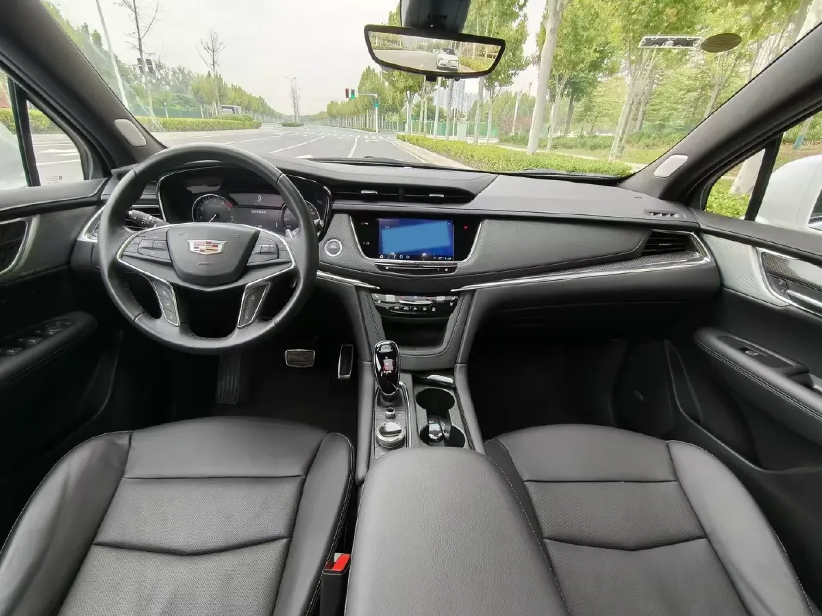 2023 Cadillac XT5 2.0T 237HP L4 9AT,autocango,china used car exporter,china ev exporter,chinese used car exporter,chinese used ev exporter