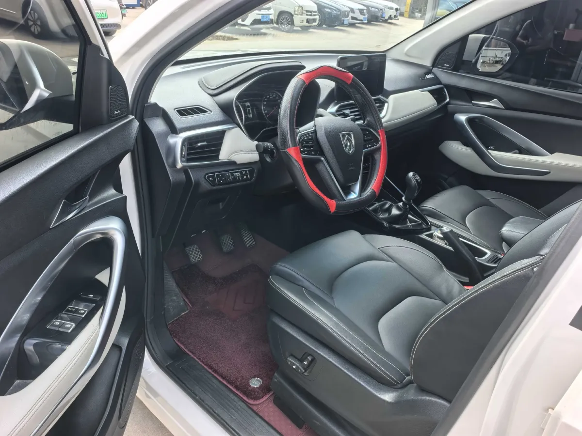 2018 BaoJun 530 1.5T 150HP L4 6MT,autocango,china used car exporter,china ev exporter,chinese used car exporter,chinese used ev exporter