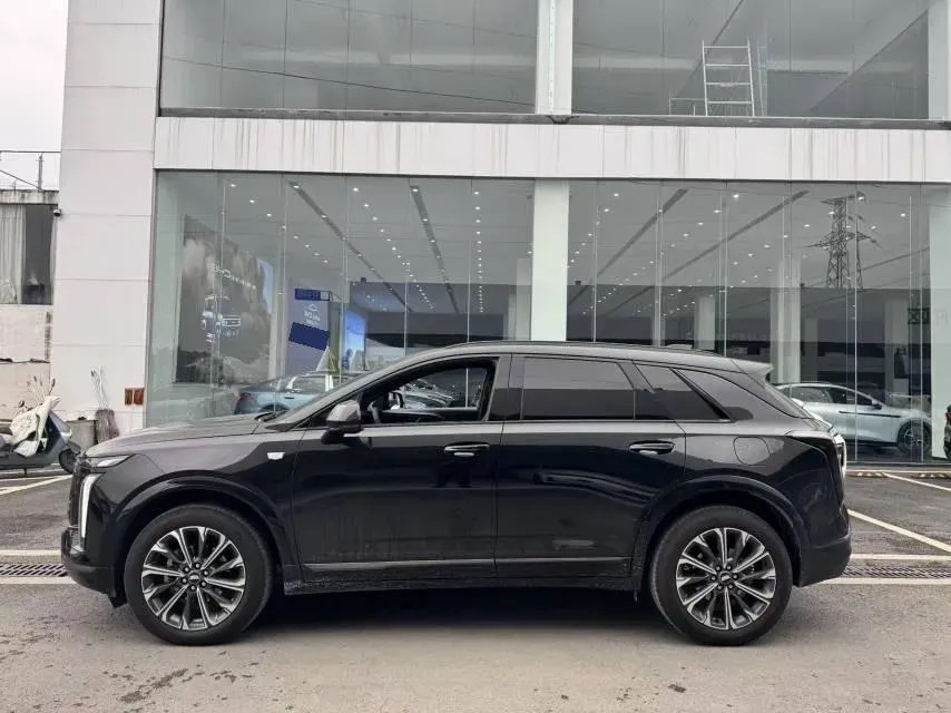 2025 Cadillac XT5 2.0T 237HP L4 9AT,autocango,china used car exporter,china ev exporter,chinese used car exporter,chinese used ev exporter