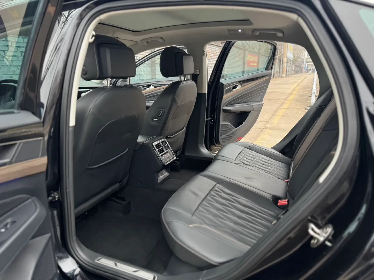 2019 Volvo V40 1.5T 152HP L4 6AT,autocango,china used car exporter,china ev exporter,chinese used car exporter,chinese used ev exporter