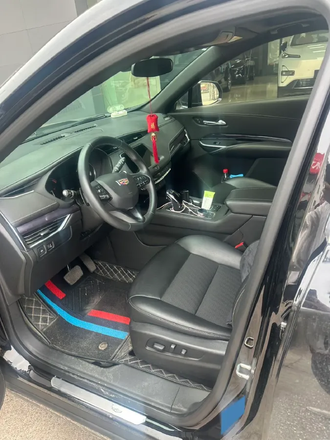 2022 Cadillac XT4 2.0T 237HP L4 9AT,autocango,china used car exporter,china ev exporter,chinese used car exporter,chinese used ev exporter