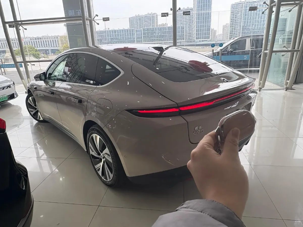 2022 NIO ET5 BEV 75KWH,autocango,china used car exporter,china ev exporter,chinese used car exporter,chinese used ev exporter