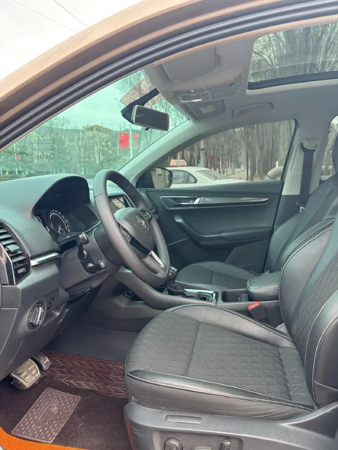 2021 Skoda Karoq 1.4T 150HP L4 7DCT,autocango,china used car exporter,china ev exporter,chinese used car exporter,chinese used ev exporter