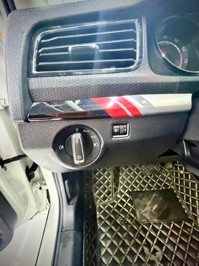 2021 Skoda Kamiq 1.2T 116HP L4 7DCT,autocango,china used car exporter,china ev exporter,chinese used car exporter,chinese used ev exporter