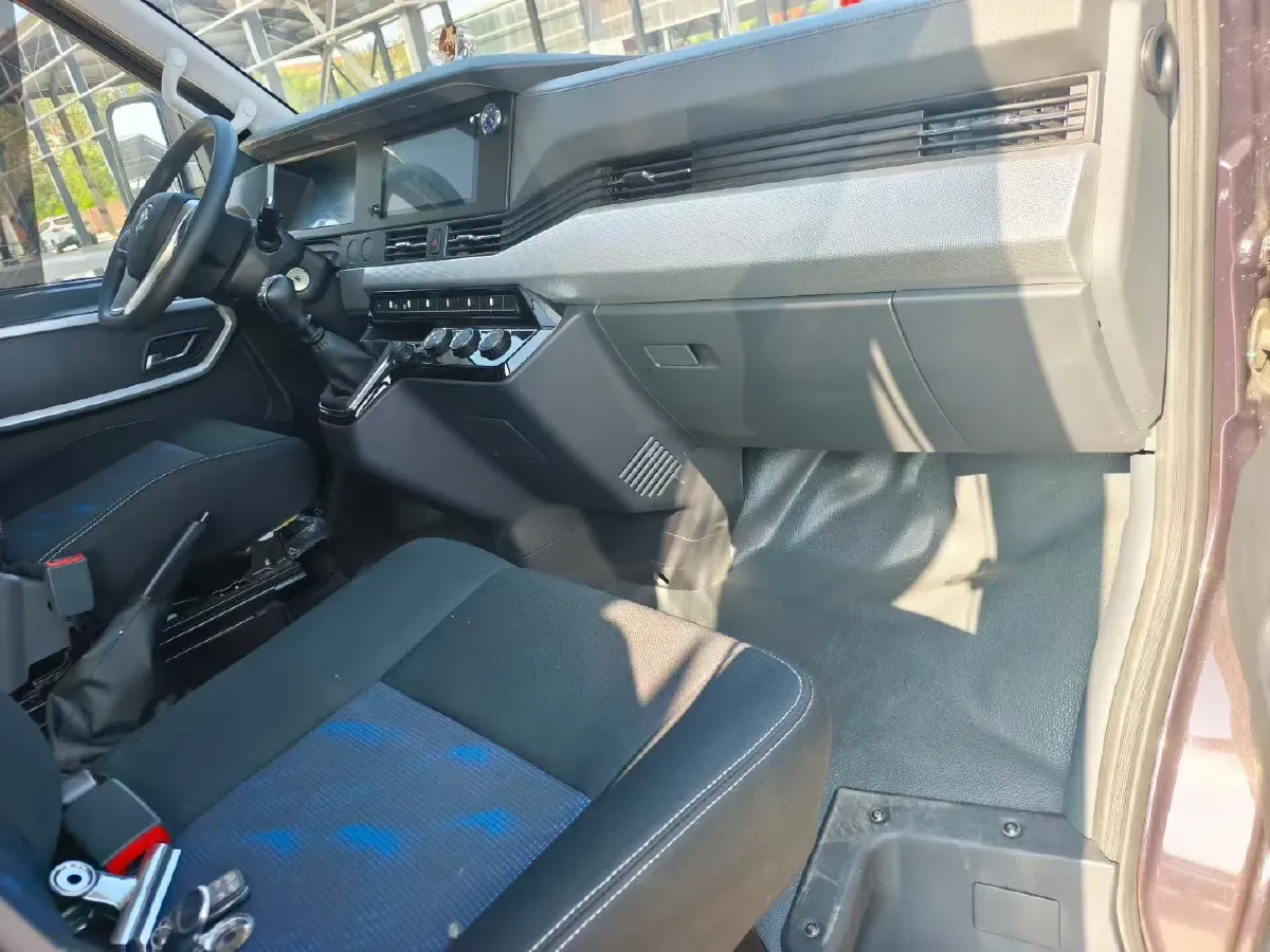 2023 DongFeng DFAC YuFeng 2.0T 136HP L4 7DCT,autocango,china used car exporter,china ev exporter,chinese used car exporter,chinese used ev exporter