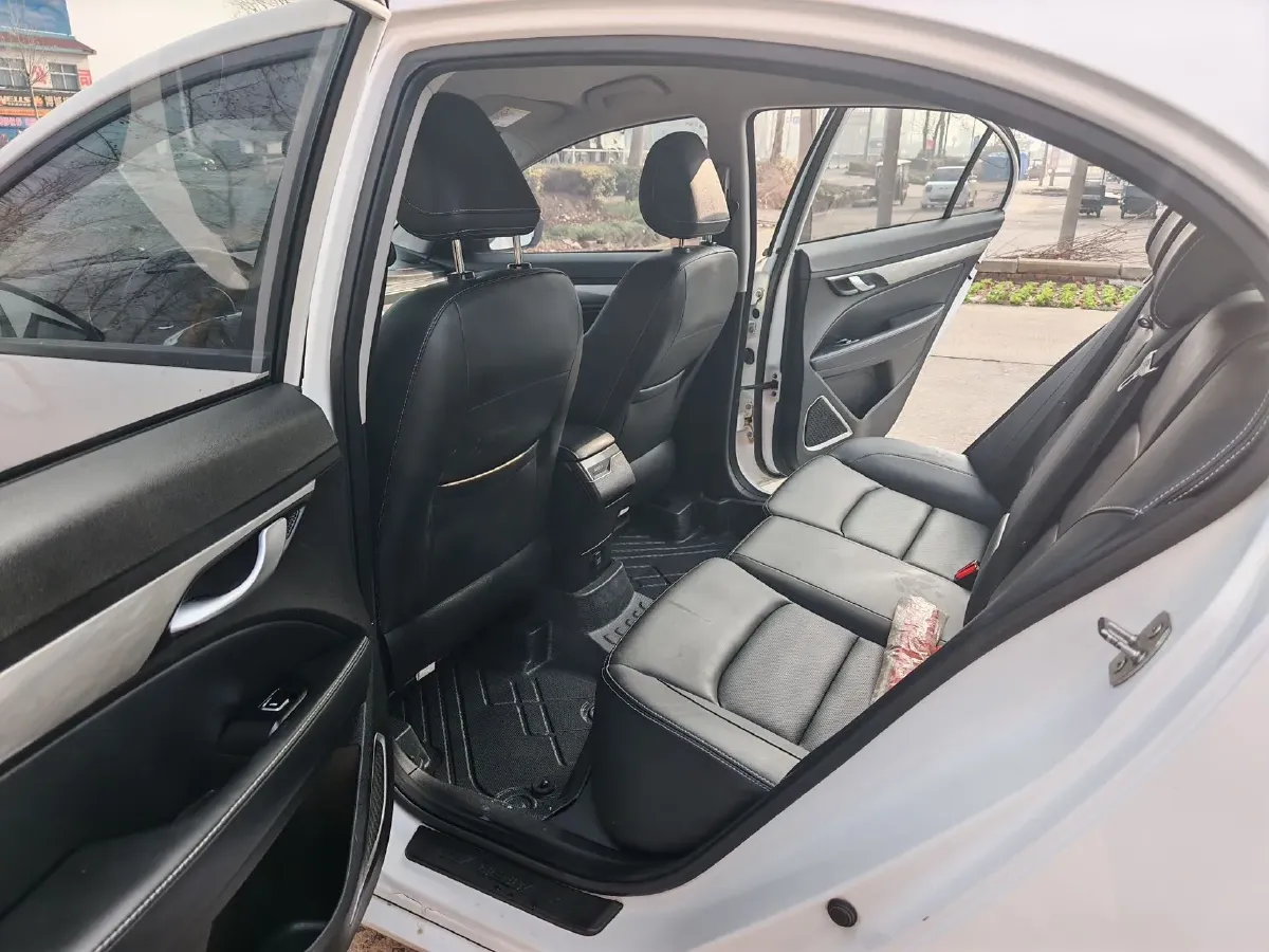 2019 Geely Emgrand 1.5L 109HP L4 5MT,autocango,china used car exporter,china ev exporter,chinese used car exporter,chinese used ev exporter