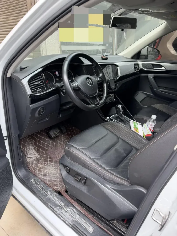 2019 Jeep Cherokee 2.0T 234HP L4 9AT,autocango,china used car exporter,china ev exporter,chinese used car exporter,chinese used ev exporter