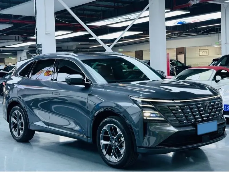 2025 ChangAn CS75 Plus 1.5T 192HP L4 8AT,autocango,china used car exporter,china ev exporter,chinese used car exporter,chinese used ev exporter