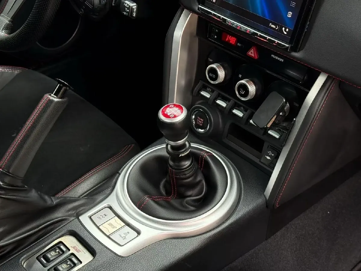 2019 Ford Focus 2.3T 280HP L4 6MT,autocango,china used car exporter,china ev exporter,chinese used car exporter,chinese used ev exporter