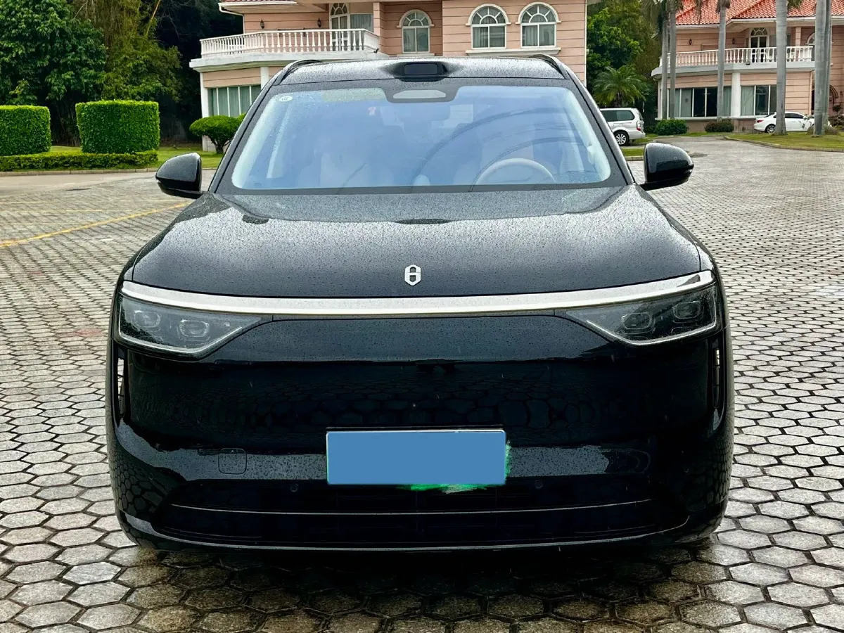 2025 AITO AITO M8 REEV 160HP REEV 53.4KWH,autocango,china used car exporter,china ev exporter,chinese used car exporter,chinese used ev exporter