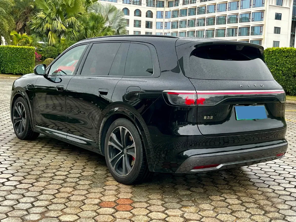 2025 AITO AITO M8 REEV 160HP REEV 53.4KWH,autocango,china used car exporter,china ev exporter,chinese used car exporter,chinese used ev exporter