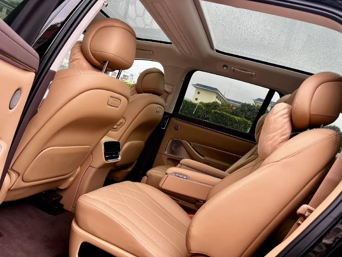 2025 AITO AITO M8 REEV 160HP REEV 53.4KWH,autocango,china used car exporter,china ev exporter,chinese used car exporter,chinese used ev exporter