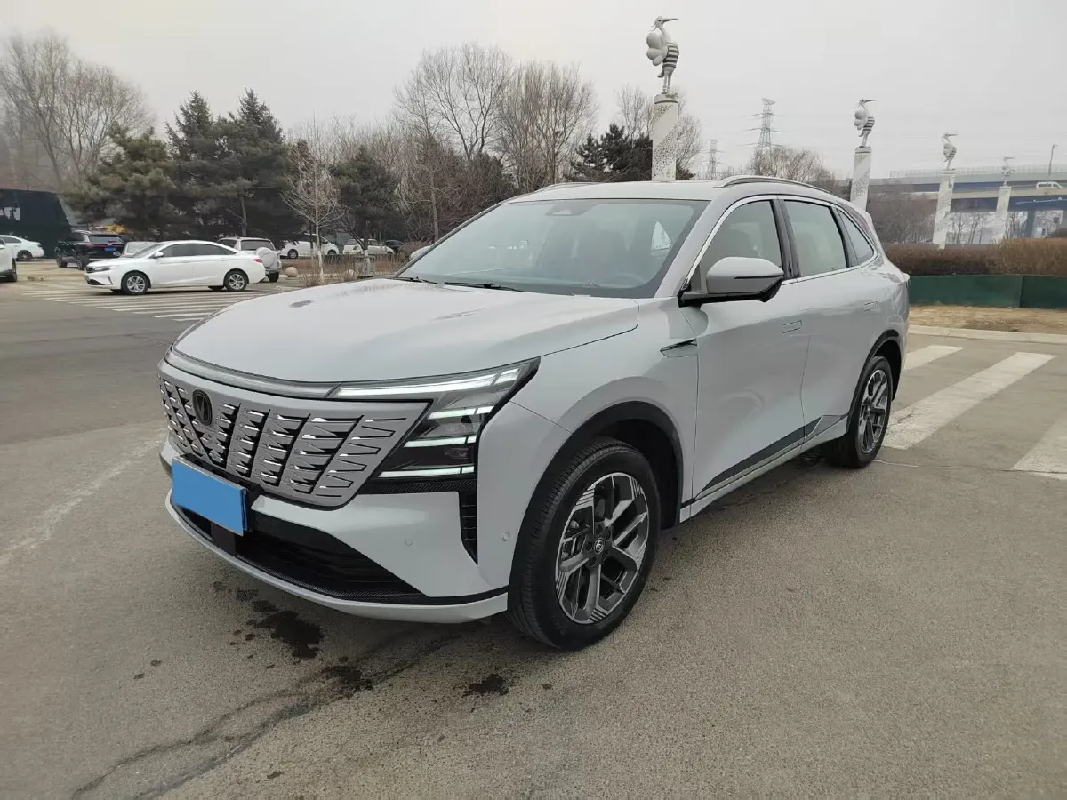 2025 ChangAn CS75 Plus 1.5T 192HP L4 8AT,autocango,china used car exporter,china ev exporter,chinese used car exporter,chinese used ev exporter