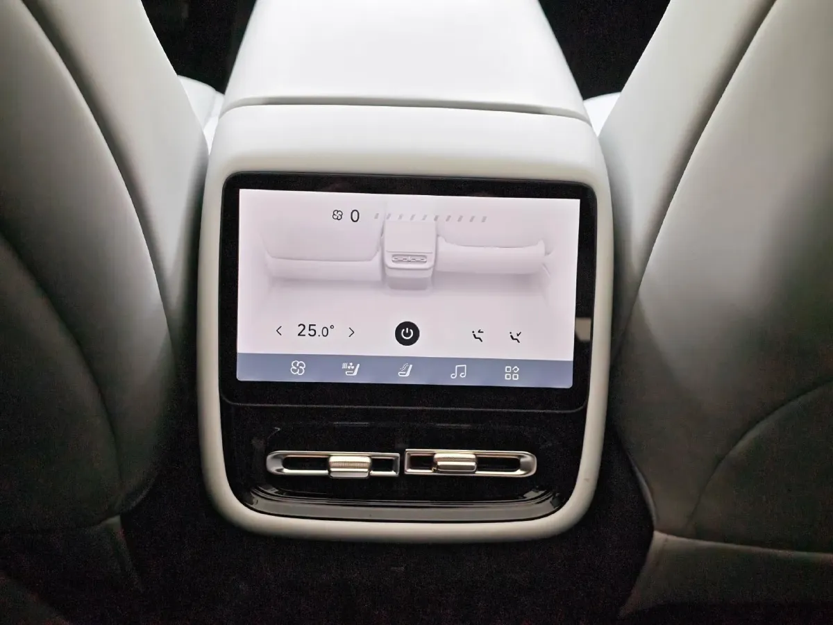 2024 Xpeng P7+ BEV 60.7KWH,autocango,china used car exporter,china ev exporter,chinese used car exporter,chinese used ev exporter