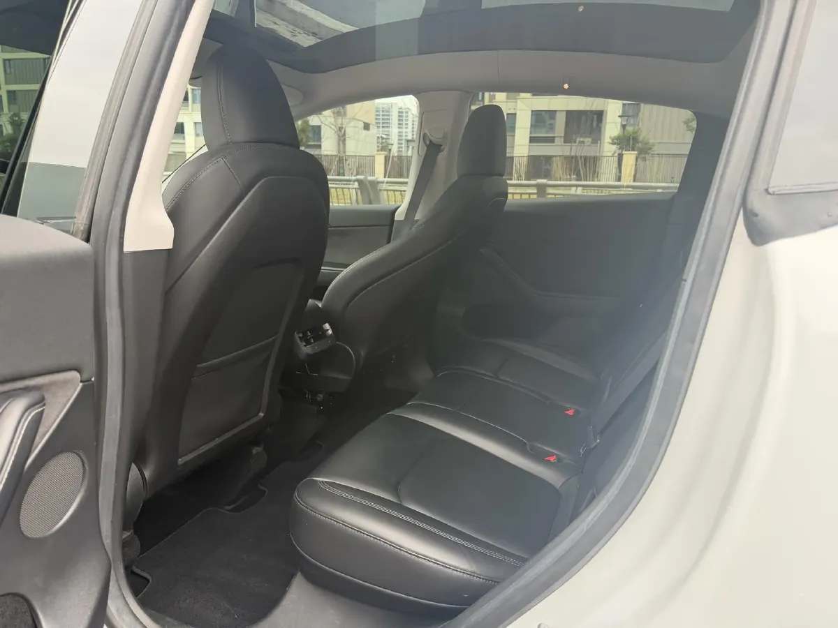 2022 Tesla Model Y BEV 60KWH,autocango,china used car exporter,china ev exporter,chinese used car exporter,chinese used ev exporter