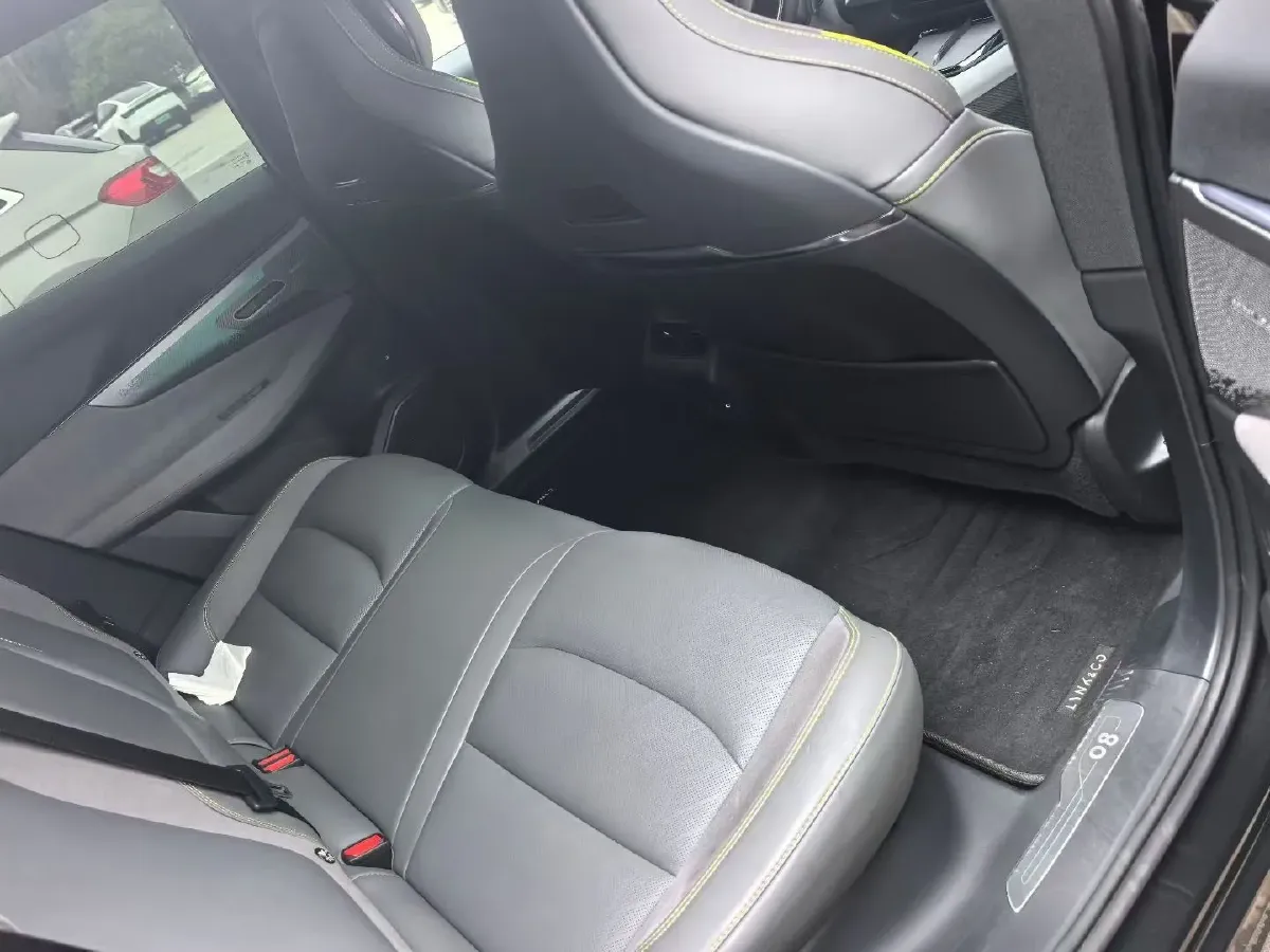 2025 LYNK&CO 08 EM-P 1.5T 163HP L4 3DHT PHEV 21.2KWH,autocango,china used car exporter,china ev exporter,chinese used car exporter,chinese used ev exporter