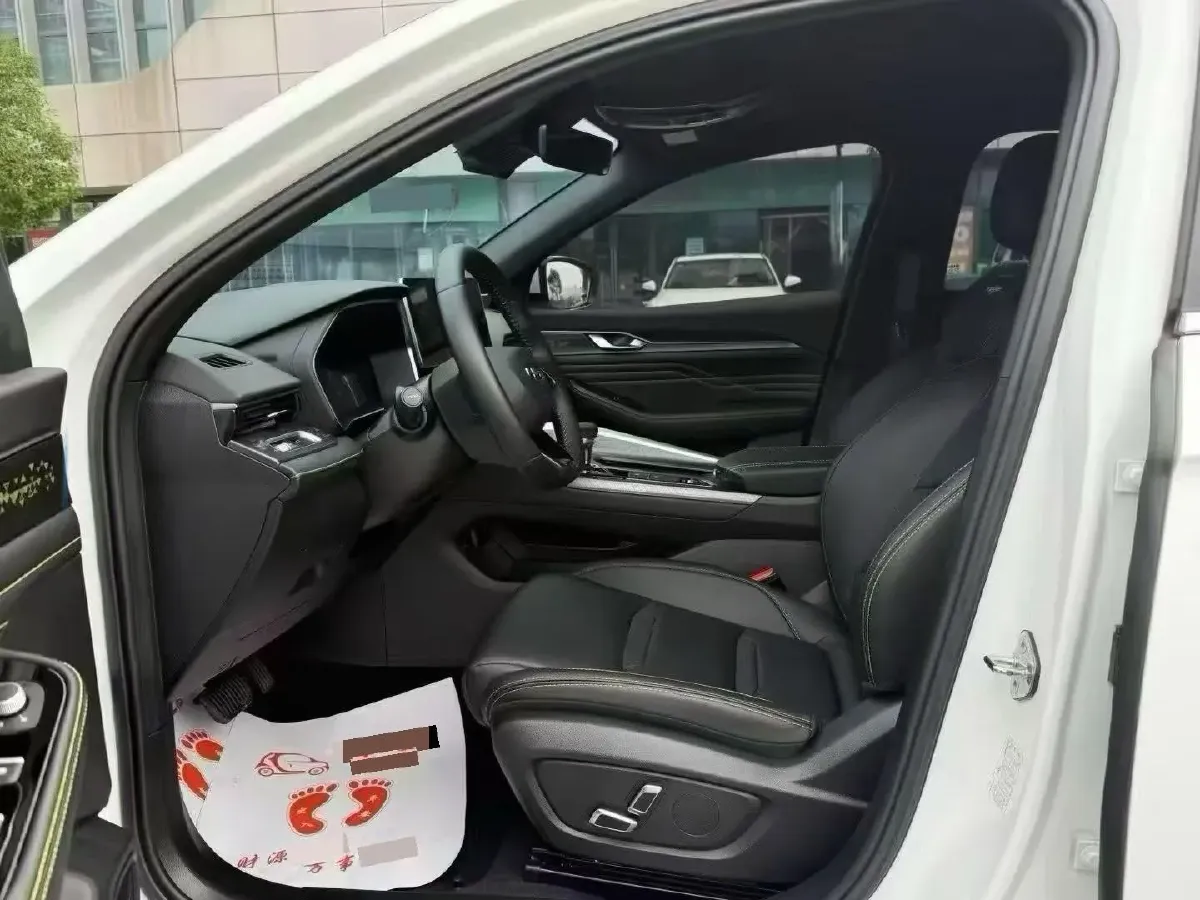 2024 ChangAn UNI-V 1.5T 188HP L4 7DCT,autocango,china used car exporter,china ev exporter,chinese used car exporter,chinese used ev exporter