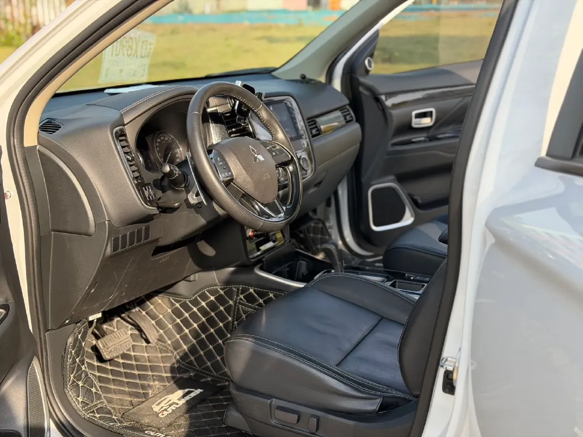 2019 Mitsubishi Outlander 2.0L 166HP L4 CVT,autocango,china used car exporter,china ev exporter,chinese used car exporter,chinese used ev exporter