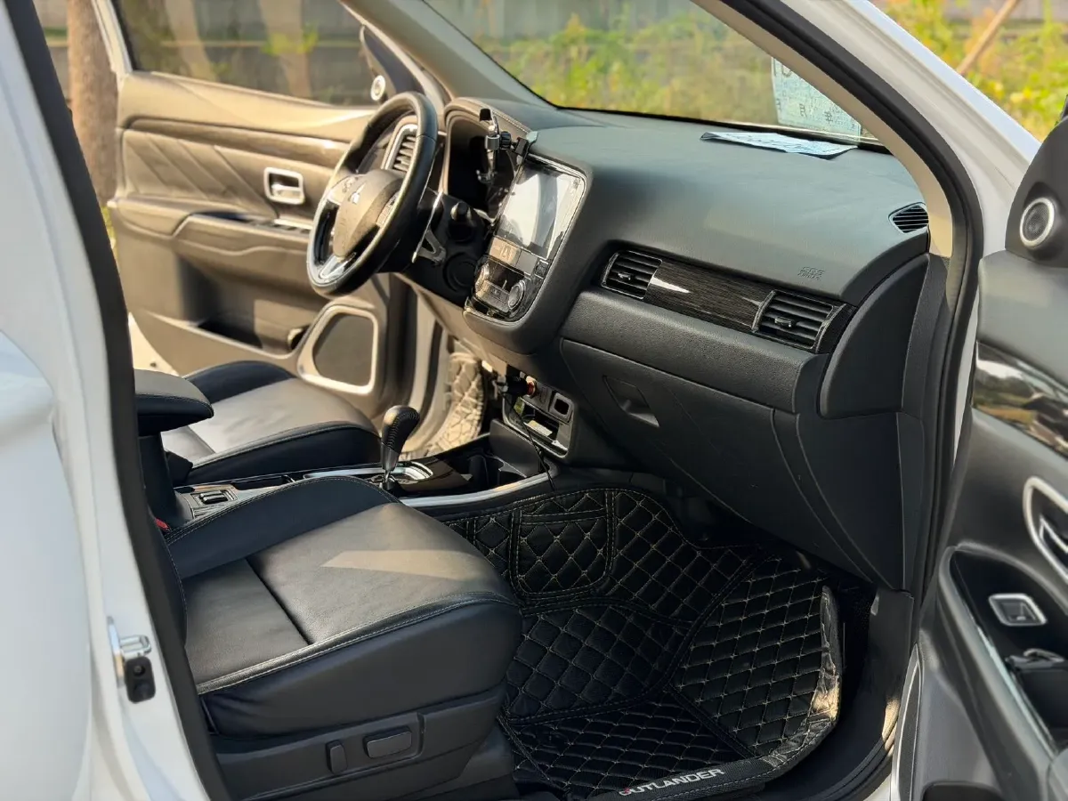 2019 Mitsubishi Outlander 2.0L 166HP L4 CVT,autocango,china used car exporter,china ev exporter,chinese used car exporter,chinese used ev exporter