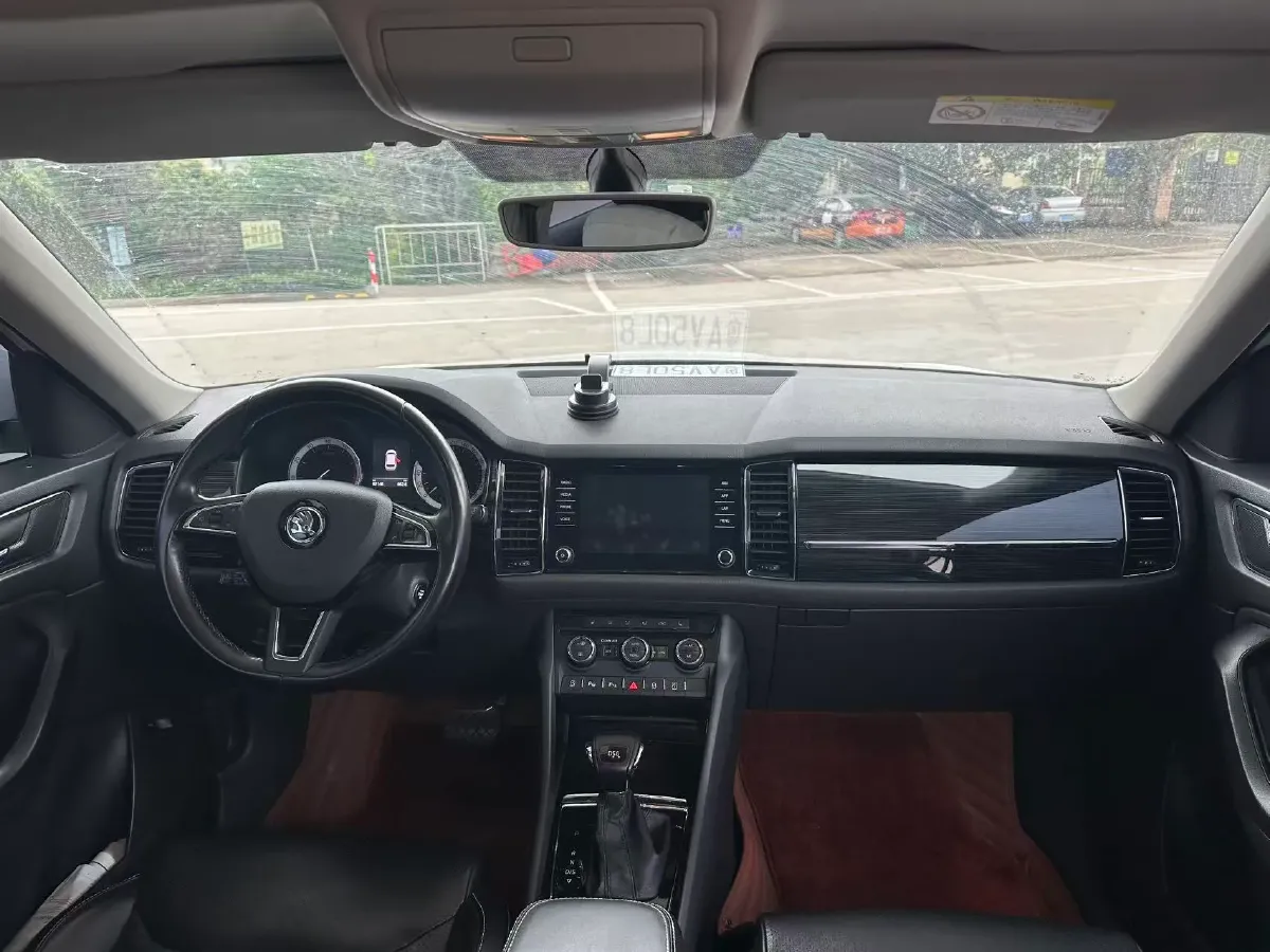 2017 Skoda Kodiak 2.0T 220HP L4 7DCT,autocango,china used car exporter,china ev exporter,chinese used car exporter,chinese used ev exporter