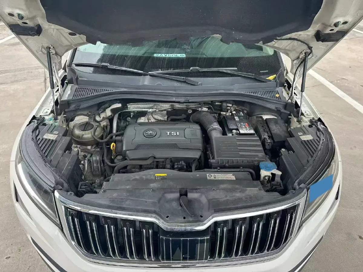 2017 Skoda Kodiak 2.0T 220HP L4 7DCT,autocango,china used car exporter,china ev exporter,chinese used car exporter,chinese used ev exporter