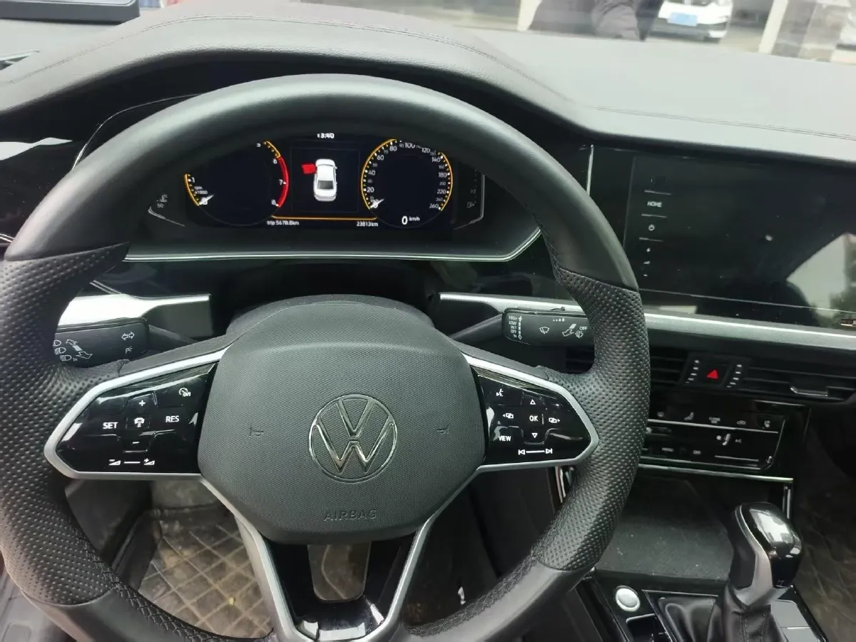 2024 Volkswagen Passat 2.0T 220HP L4 7DCT,autocango,china used car exporter,china ev exporter,chinese used car exporter,chinese used ev exporter