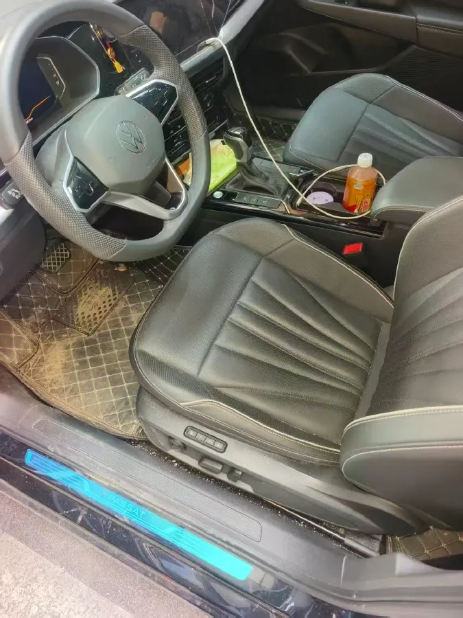 2024 Volkswagen Passat 2.0T 220HP L4 7DCT,autocango,china used car exporter,china ev exporter,chinese used car exporter,chinese used ev exporter