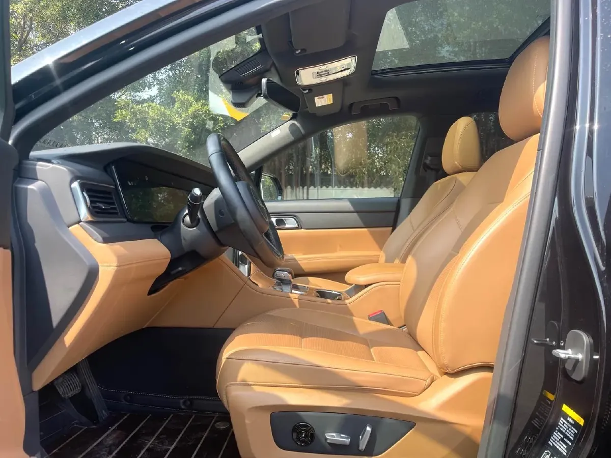 2020 Li ONE Range Extended 131HP REEV 40.5KWH,autocango,china used car exporter,china ev exporter,chinese used car exporter,chinese used ev exporter