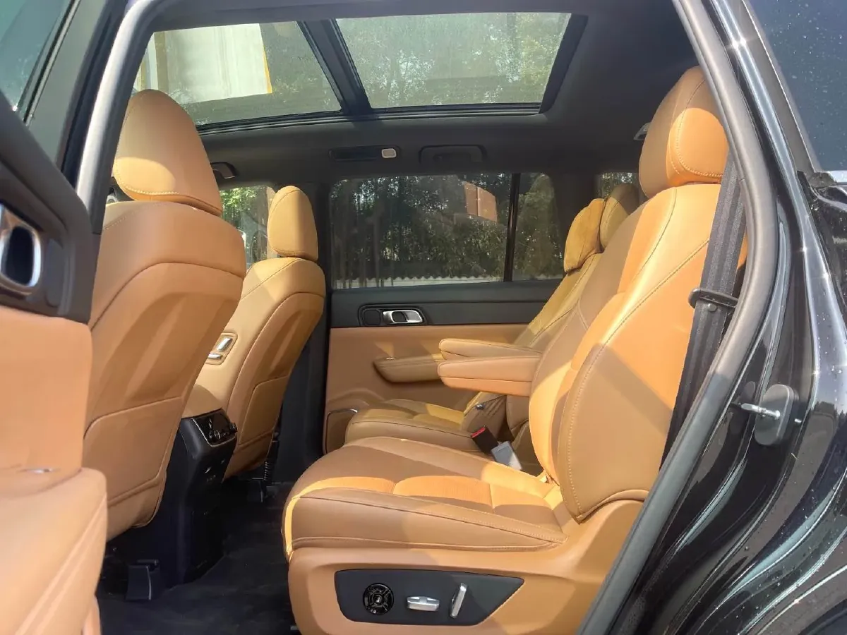 2020 Li ONE Range Extended 131HP REEV 40.5KWH,autocango,china used car exporter,china ev exporter,chinese used car exporter,chinese used ev exporter