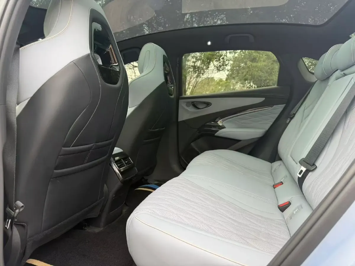 2022 AITO AITO M5 Range Extended 125HP REEV 40KWH,autocango,china used car exporter,china ev exporter,chinese used car exporter,chinese used ev exporter