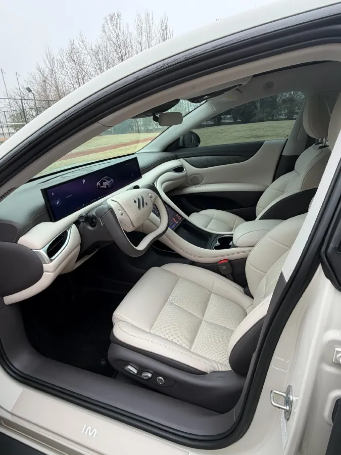 2024 IM L6 BEV 75KWH,autocango,china used car exporter,china ev exporter,chinese used car exporter,chinese used ev exporter